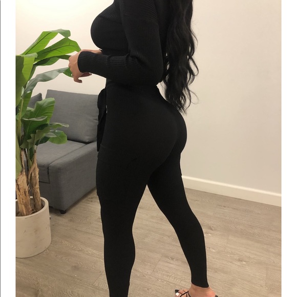 Laura’s Boutique - Long Sleeve Set - Picture 2 of 3